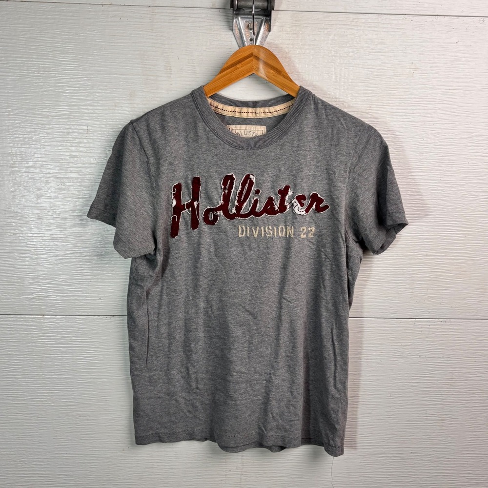 Hollister Y2K Division 22 Distressed Spellout Gray Tee Size S
